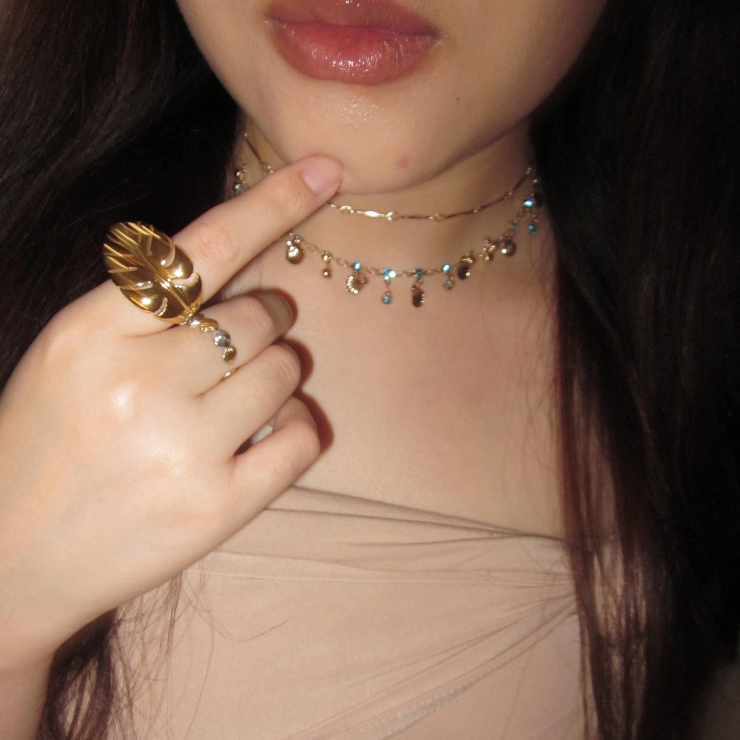 Golden Palm Ring – Statement Elegance